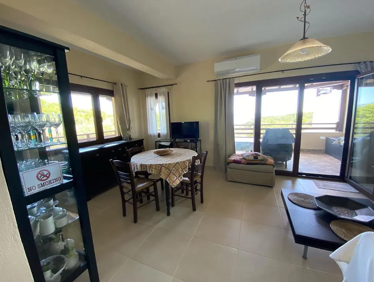 Athinaios Porto Klisouri Villa إيريسوس 0*,  اليونان